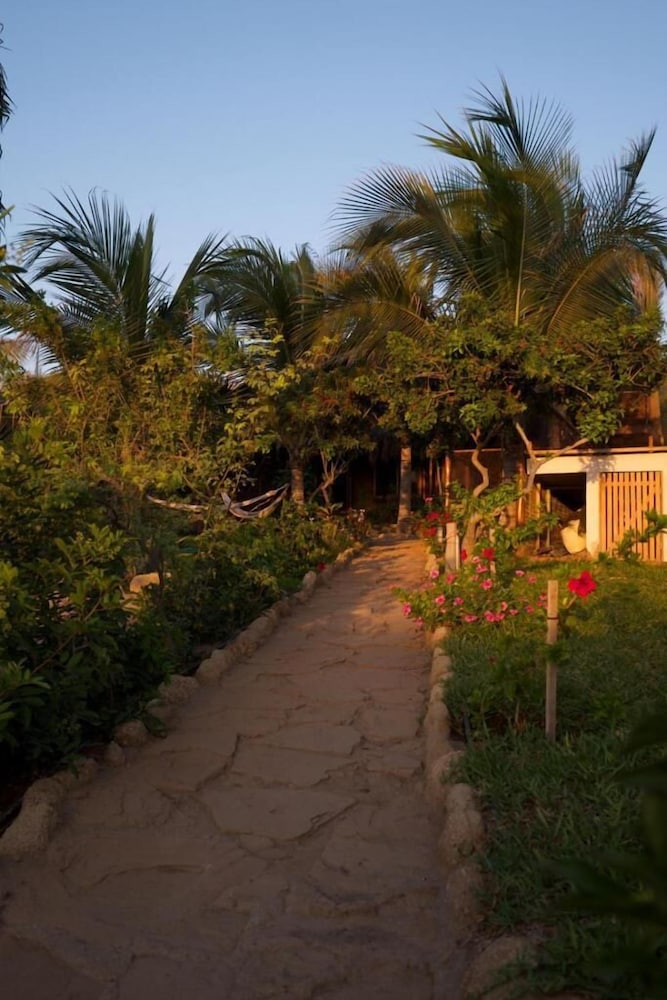 El Destino Casas y Bungalows Vichayito