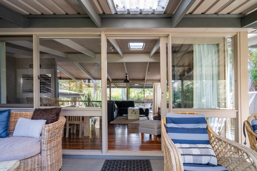 Secluded 3-bed Retreat Moments to the Beach