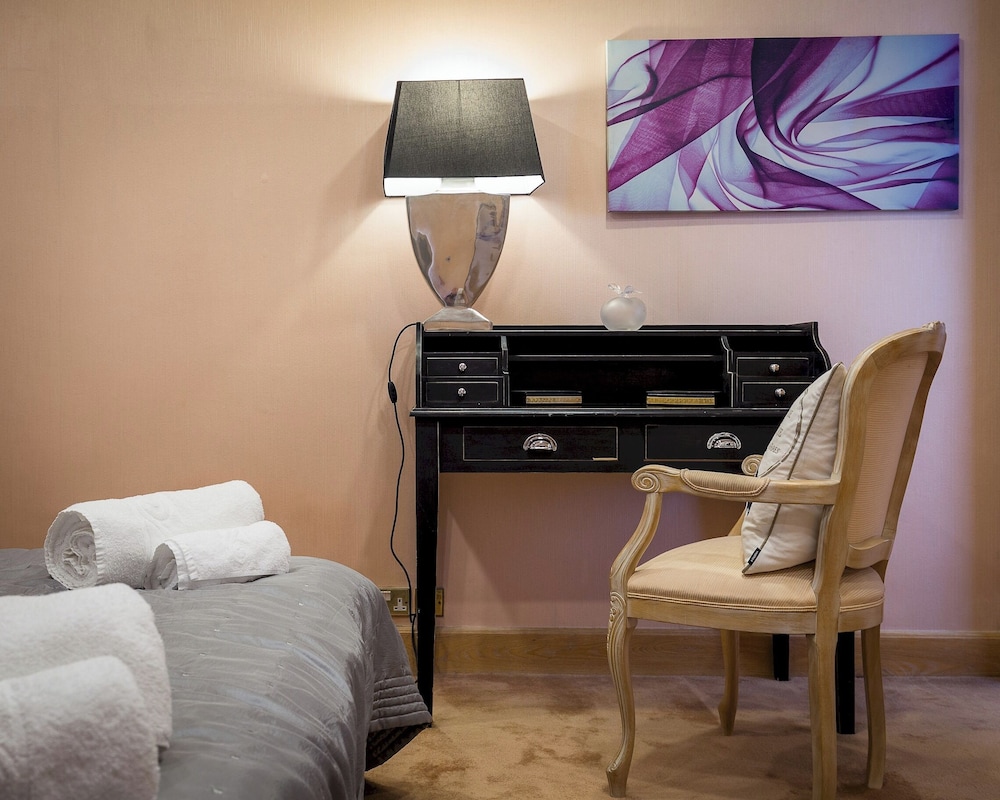 Penthouse 3-bed 3-bath on Marble Arch
