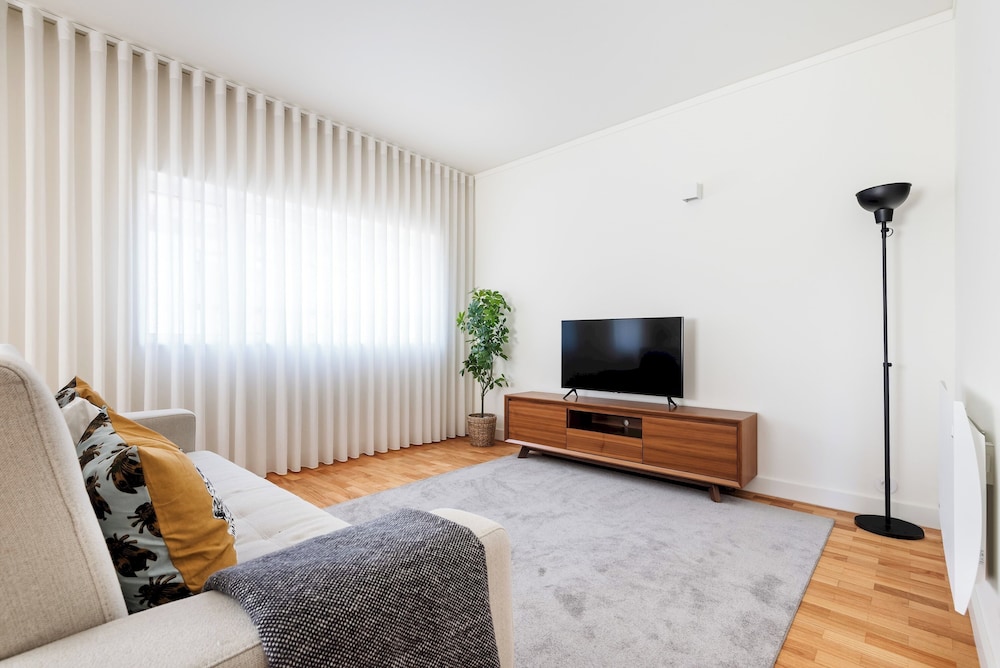 Acm033 Bombarda Homes, 2BR Duplex w/ Balcony