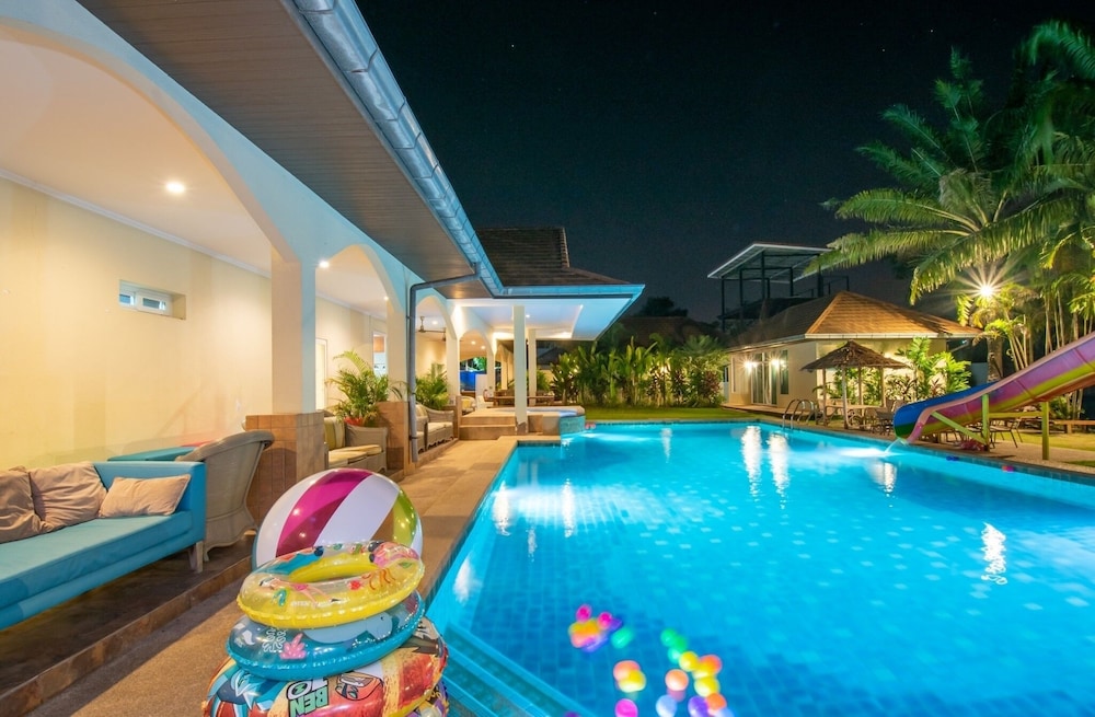 Pool Villa for Families and Party