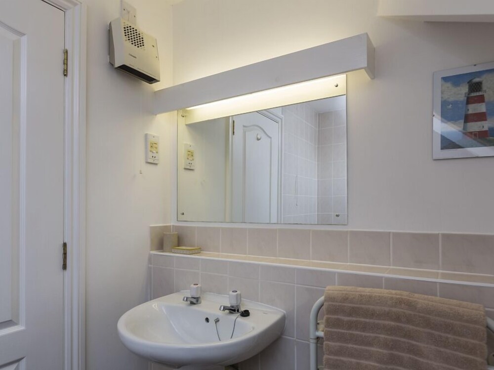 5 Chichester Court view 5