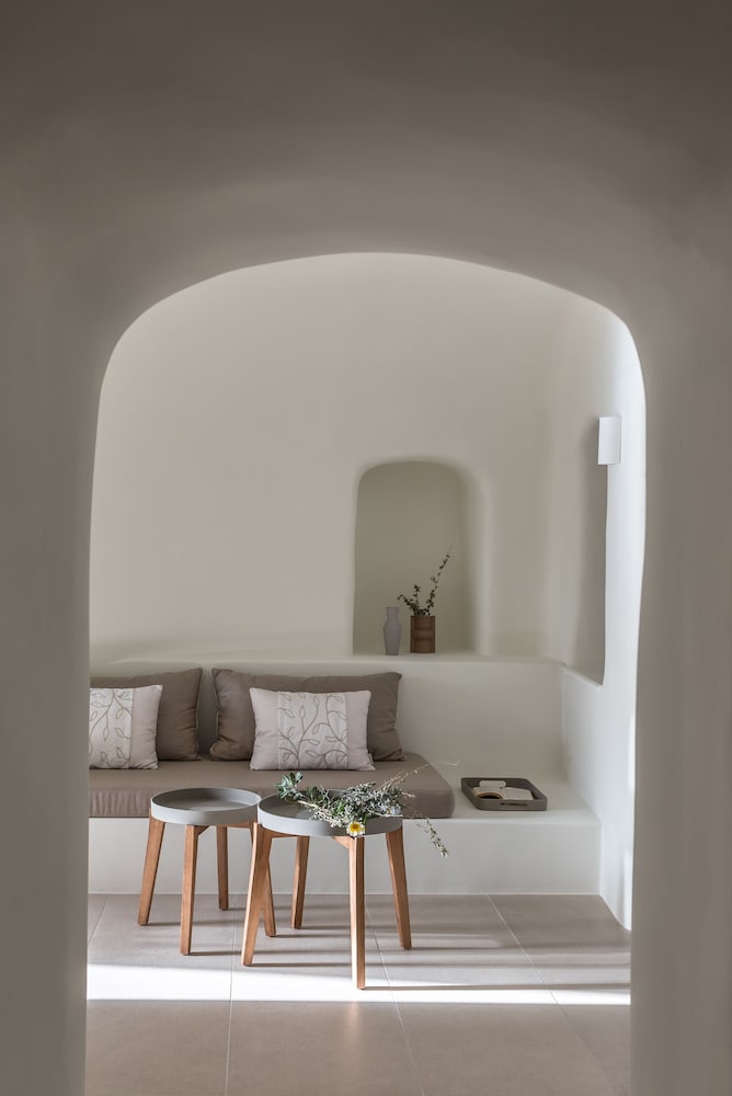 Art Maisons Oia Castle