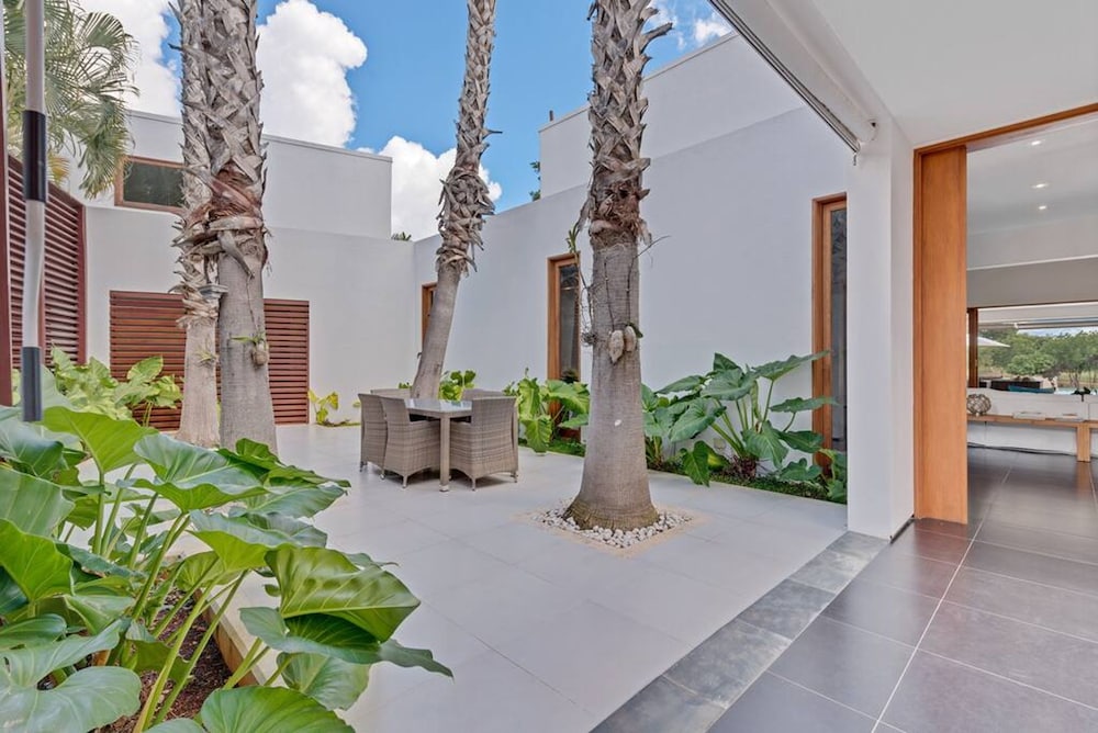 Beautifully-designed Contemporary Villa