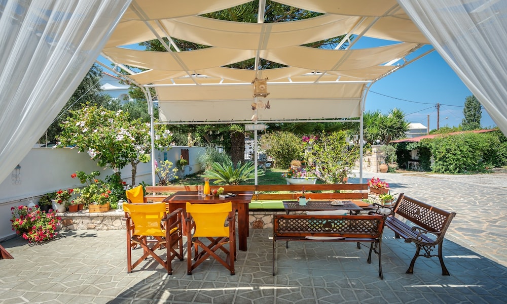 Panorama Studios & Apartments photo 2