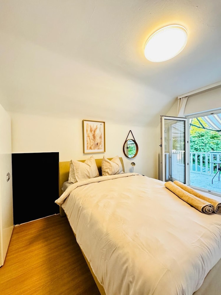 Cozy Garden Villa near Danube For 16P