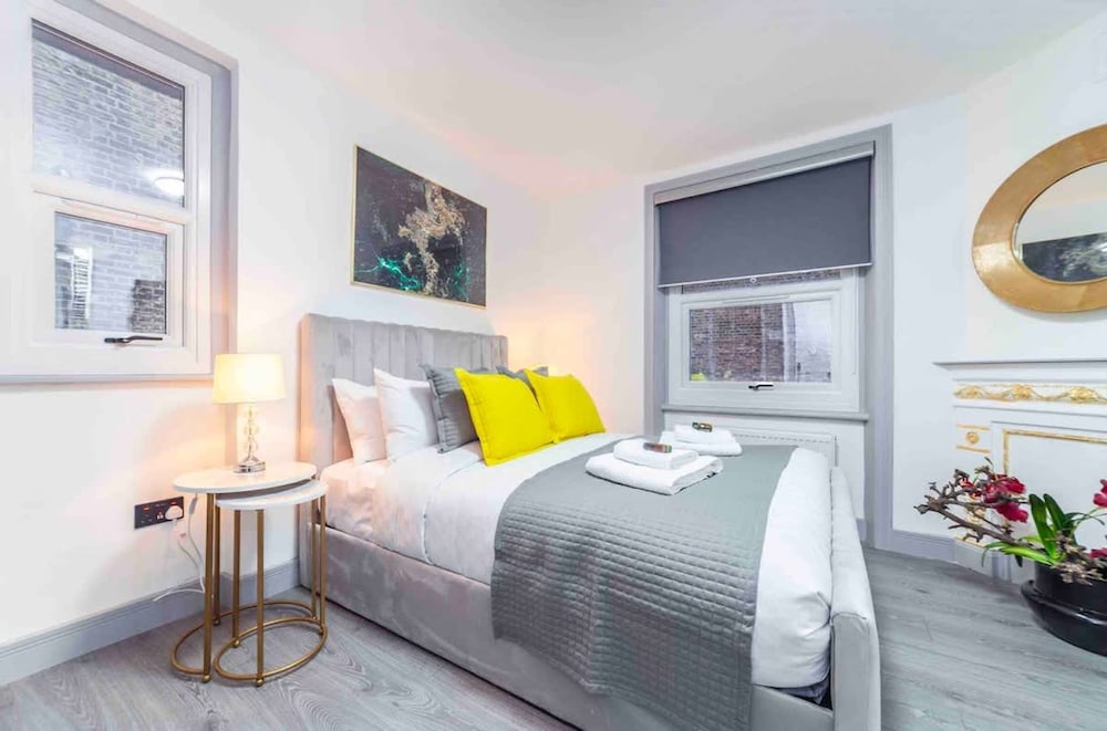 Modern and Spacious Duplex in Earls Court
