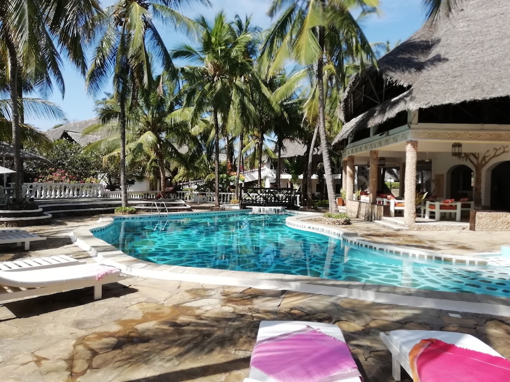 Aquarius Club International Resort
