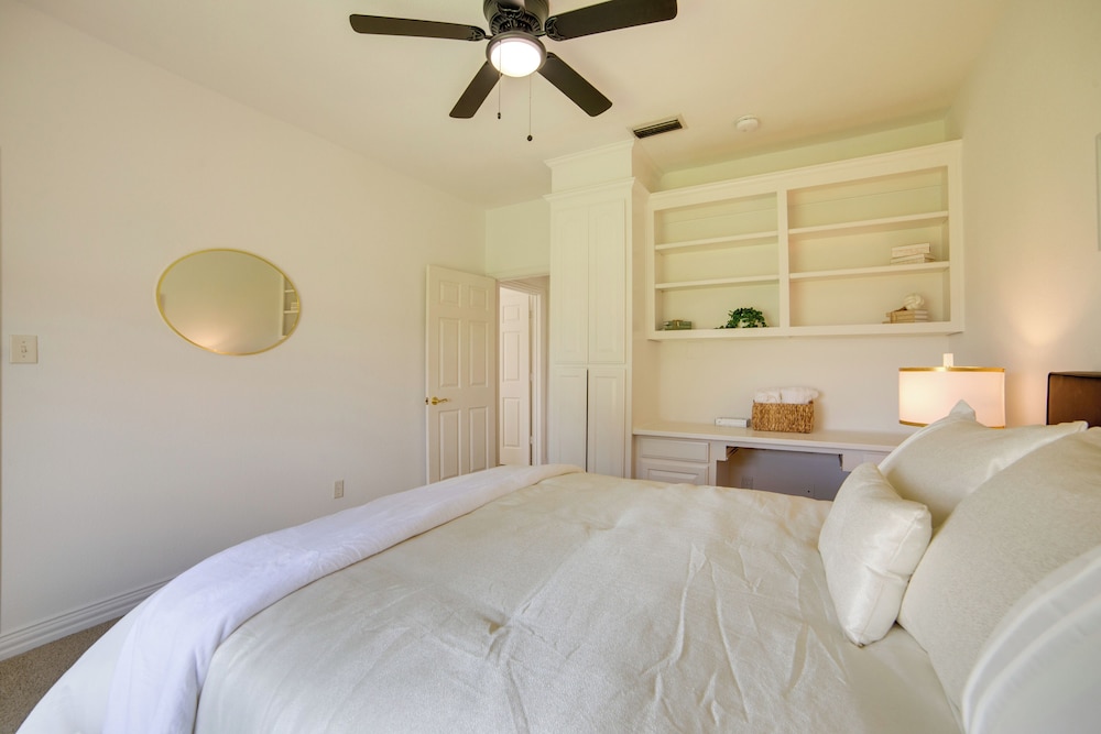 Game Room & Bar: Secluded Getaway in Farmersville