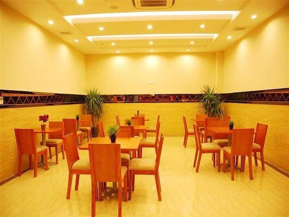 GreenTree Inn Chuzhou Dingyuan County People's Square General Hospital Business Hotel