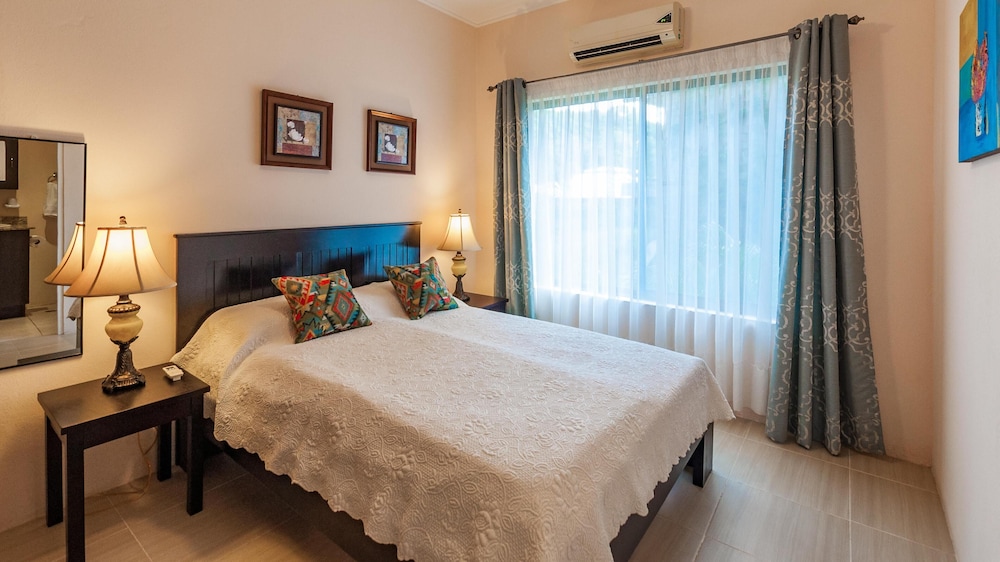 2-Bedroom, 2-Bath Condo Near Beach view 2