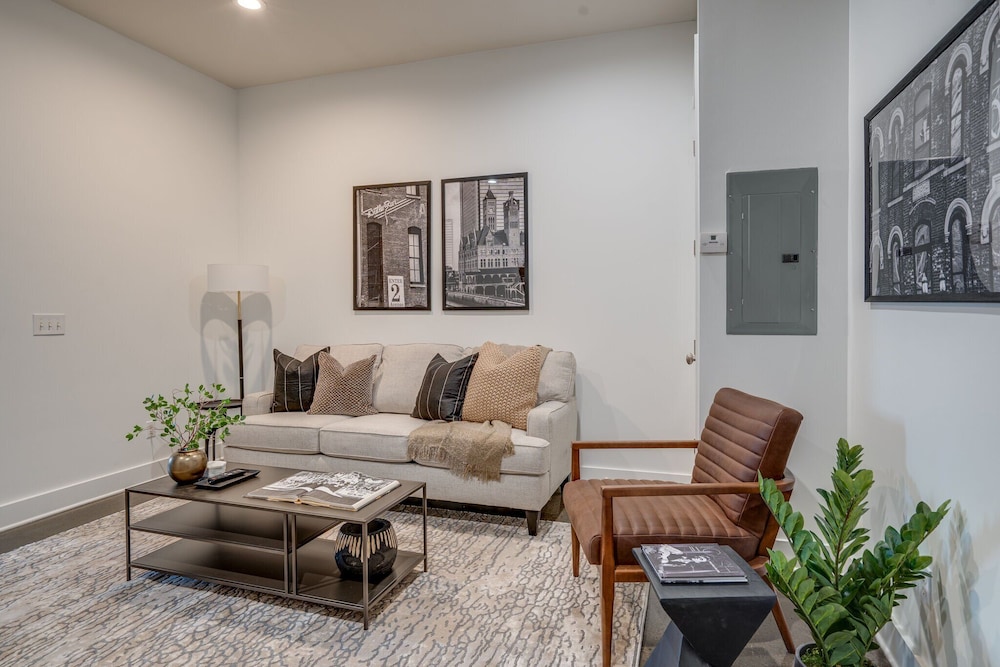 Lofts At 30th - Urban Lodge - Mins to Broadway!