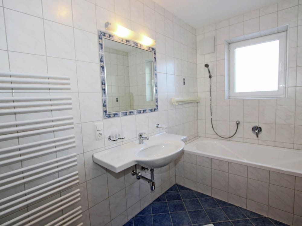 Modern Apartment in Fiss at Ski Bus Stop
