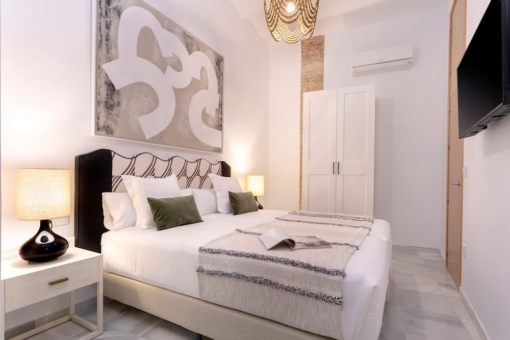 Cozy 3BD Duplex in Seville Center Gran Poder II