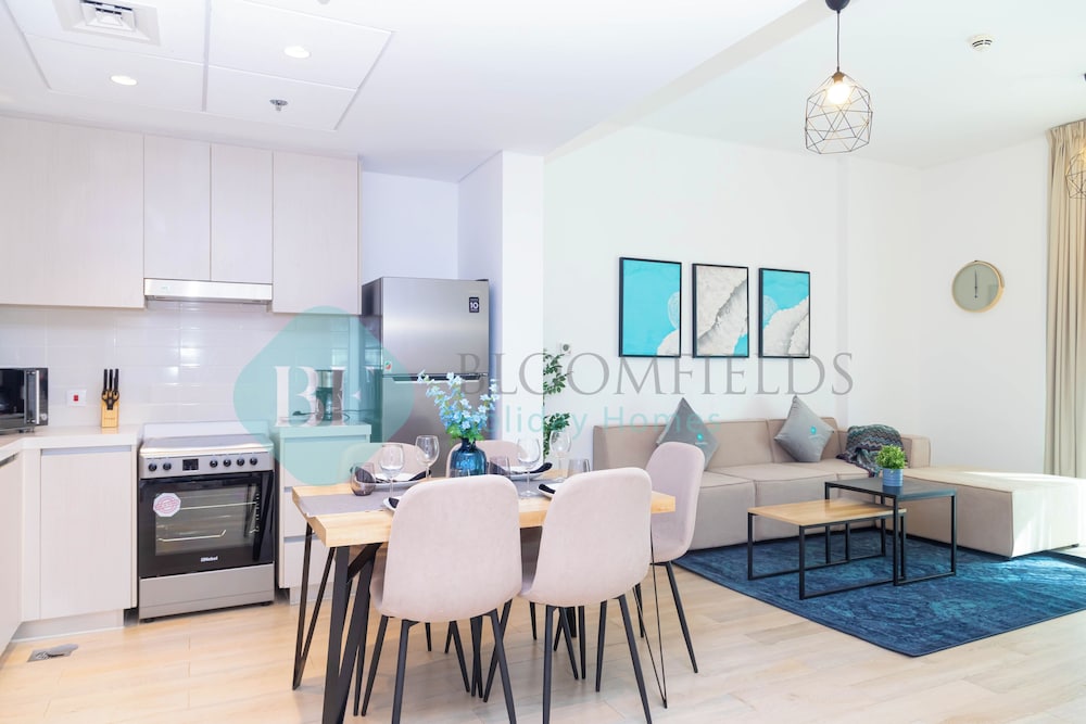 Bloomfields Fantastic 1BR in Waters edge