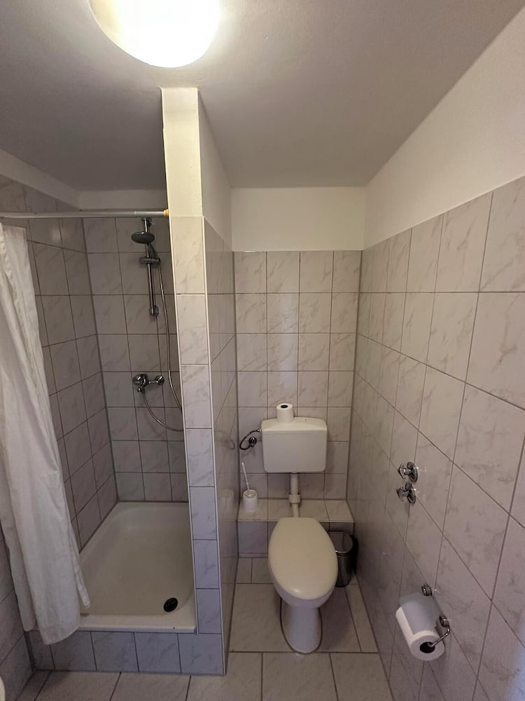 2-Rent Group Hostel Apartments HAN53