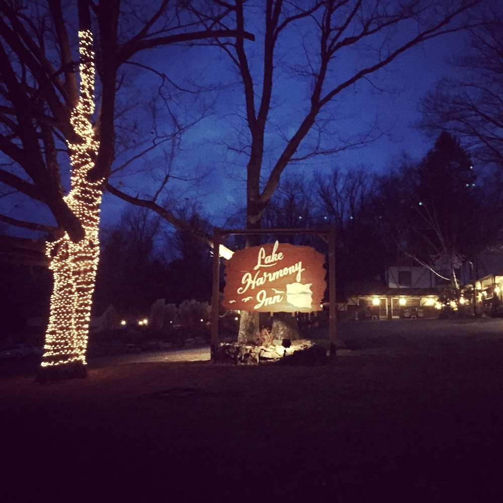 Lake Harmony Inn