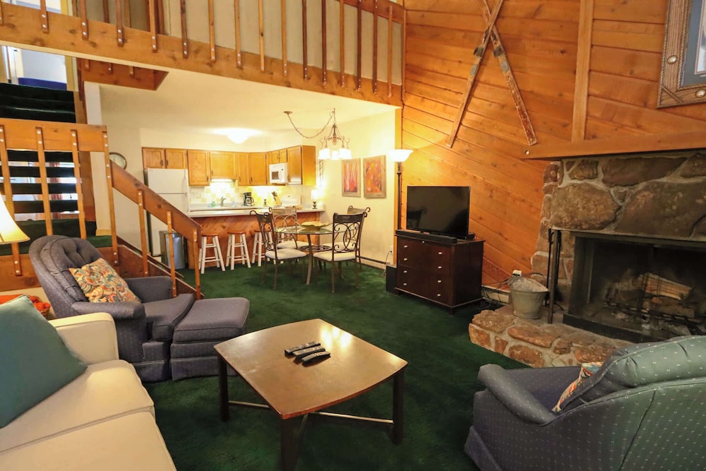 Family Fun Condo Stay for 6!