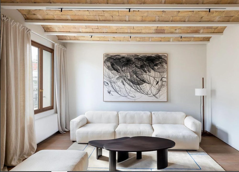 Barcelona Blissful Apartment Escape