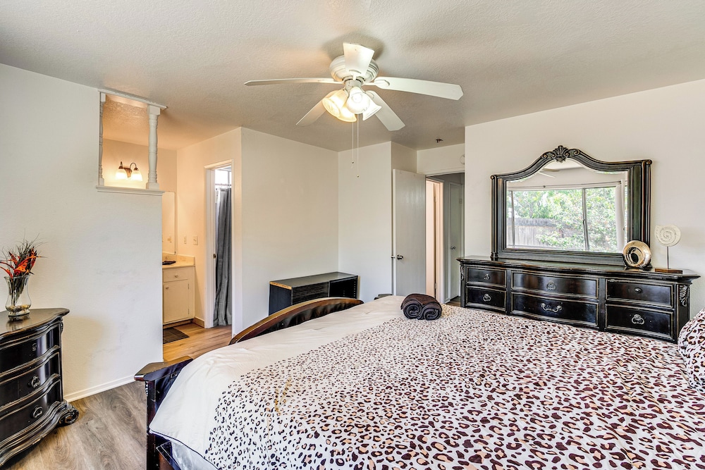 Updated Home in Suburbs - 10 Mi to Dtwn Stockton!