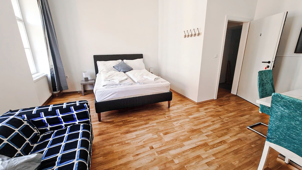 Modern 3BR Apartment Close to Belvedere