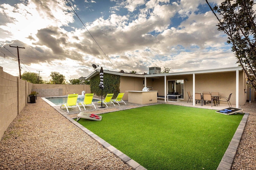Sunhaven -pool Heat Available - Walk to Old Town