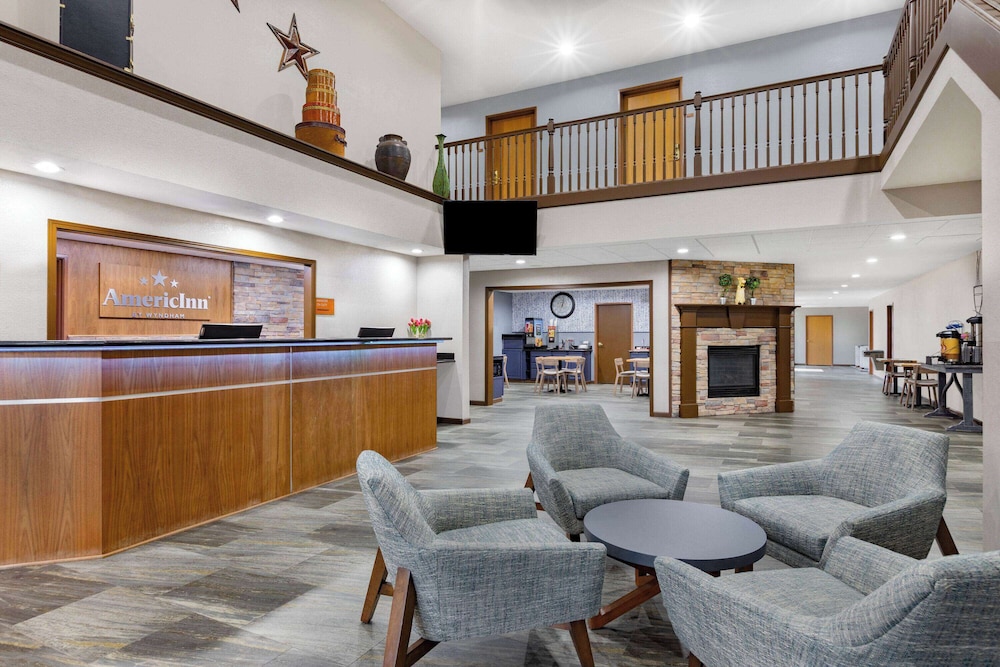 AmericInn by Wyndham Pella view 2