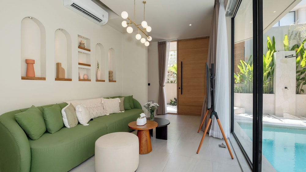 Loona Palm Villas Seseh