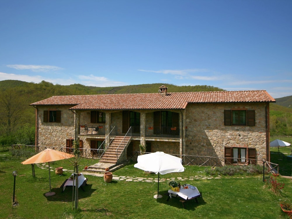 Farmhouse Near Lake Trasimeno With Pool photo 4