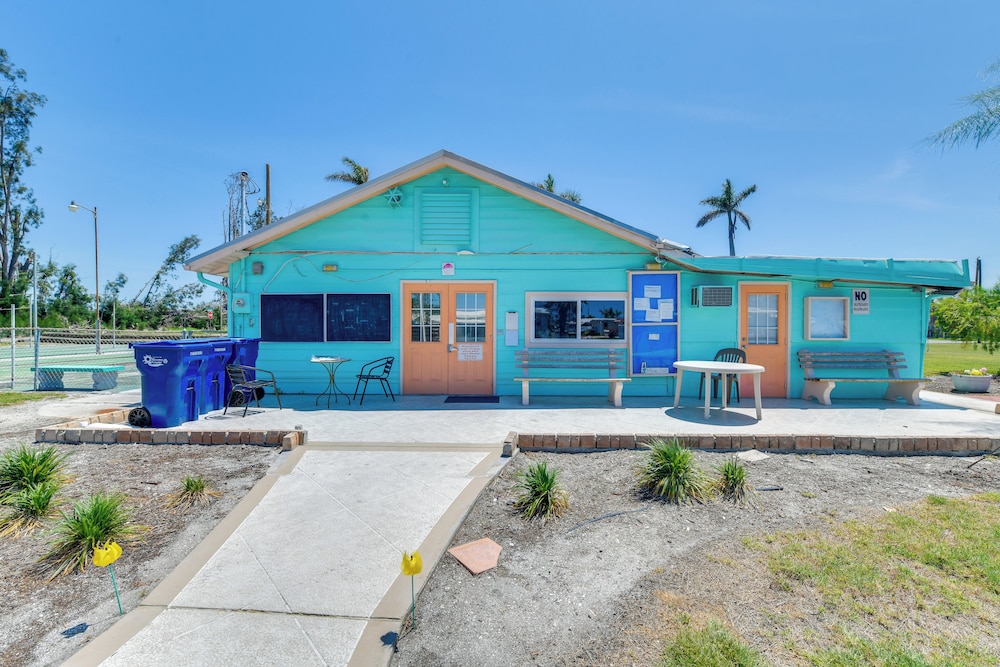 2 Mi to Anna Maria Island: Newly Built Home!