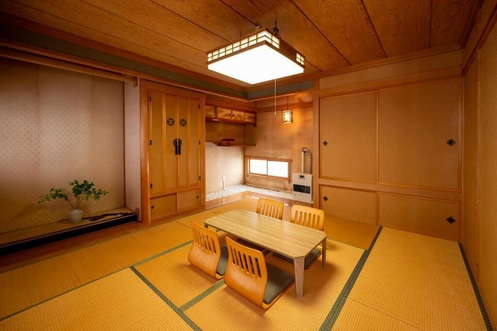 Nakamachi House