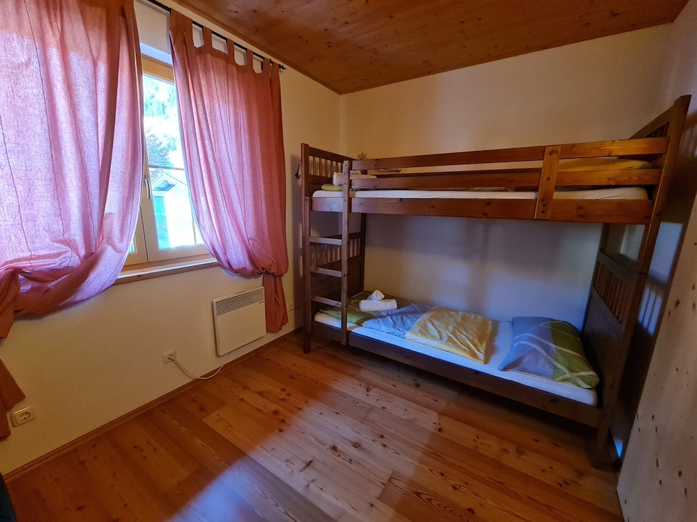 Apartment With Mountain Views & Ski Access