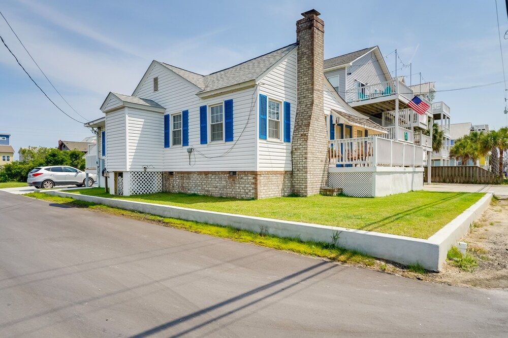 Carolina Beach Home w/ Private Deck: Walk to Shore view 5