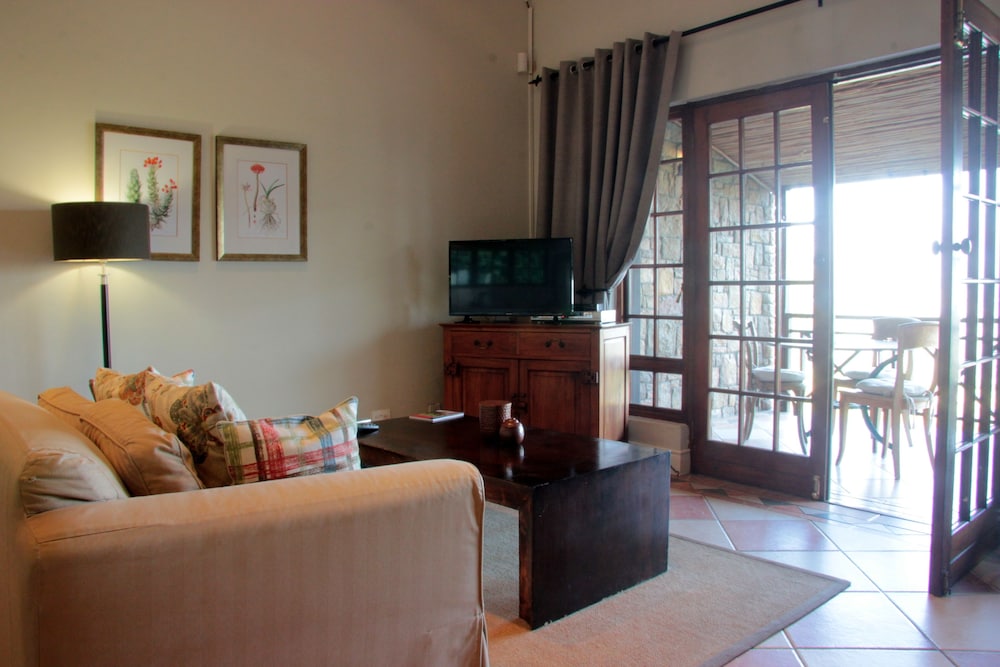 MontMartre Chalets and Guest House