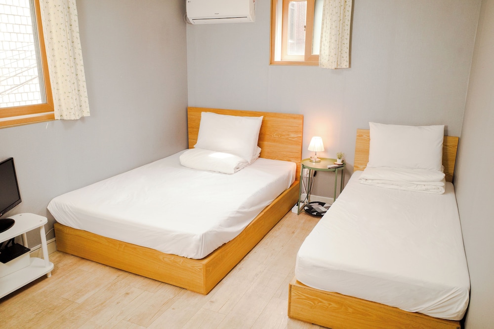 Starria Hostel foreign guest only 64