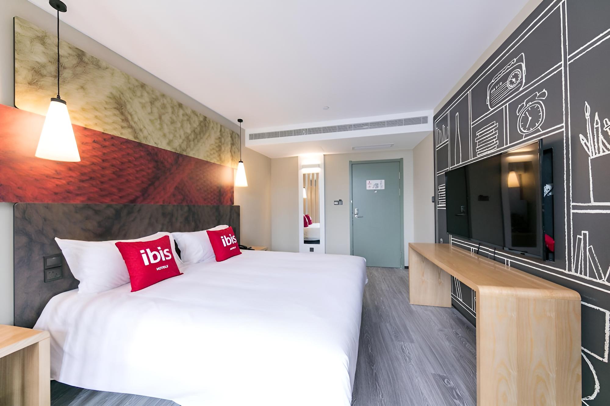 Ibis Shanghai Hongqiao Transport Hub Qibao Hotel