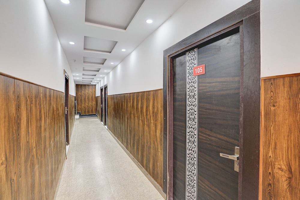 Fabhotel Varn Residency