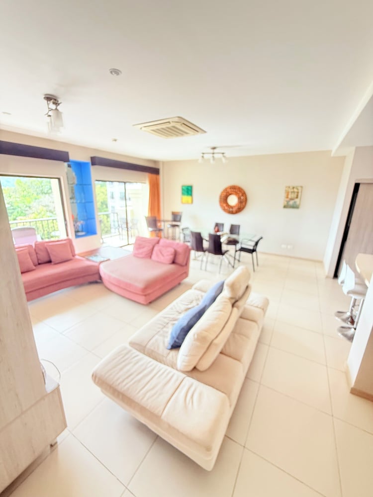 Jaco Bay 8th Floor Unit