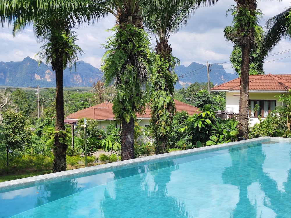 Krabi Green Hill Pool Villas