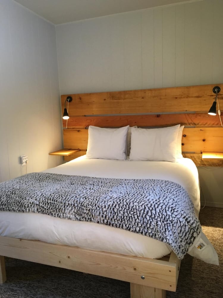 Pinewood Inn
