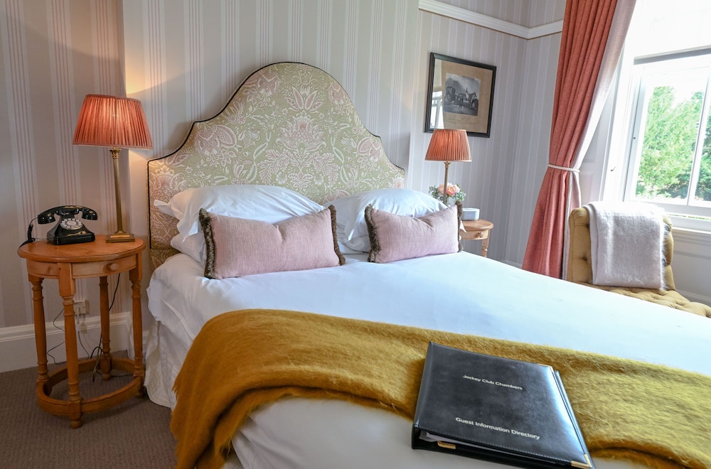 Newmarket Vacations - The Jockey Club Rooms - Property Image 50