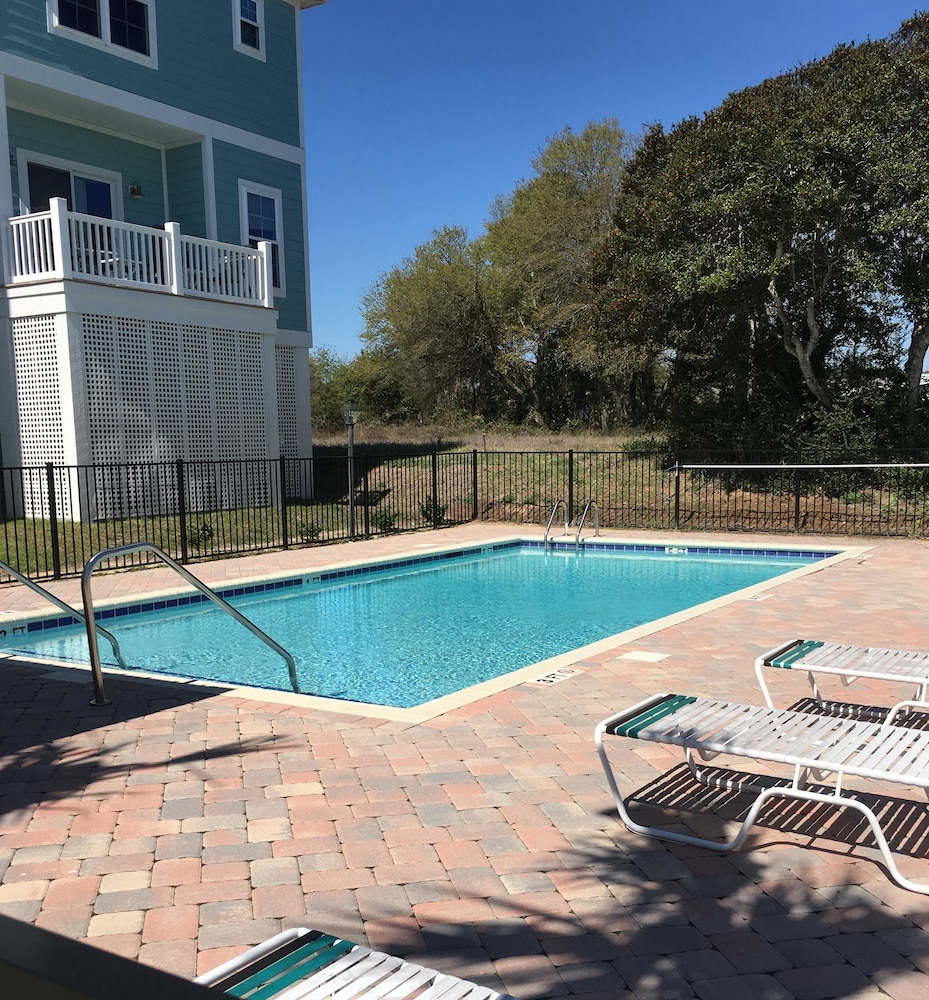 South Beach Cottages 4 bedroom By Affordable Large Properties