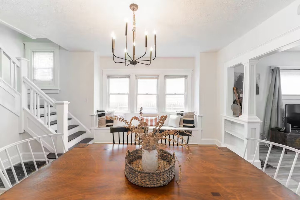 Cozy 3BR Home in Bates-Hendricks