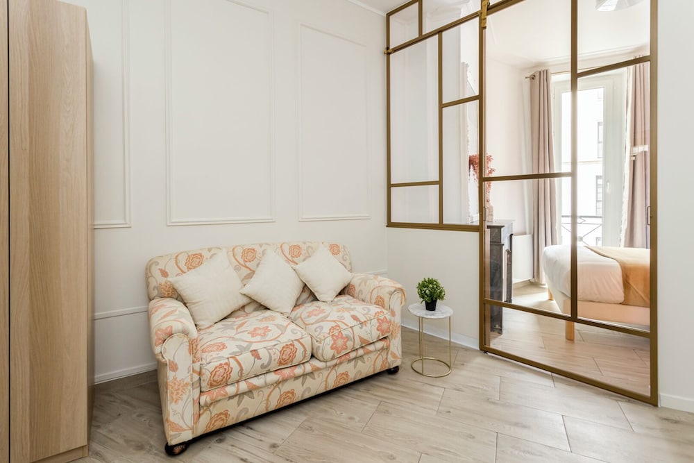 Reva Suites