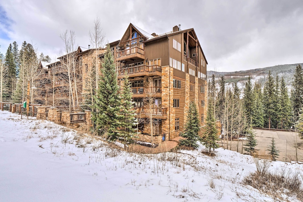 Ski-out Keystone Resort Condo w/ Private Balcony