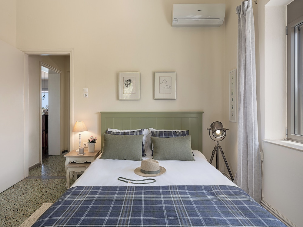 the House by the sea Beach Holiday Villa for Families up 8-9 Persons view 4