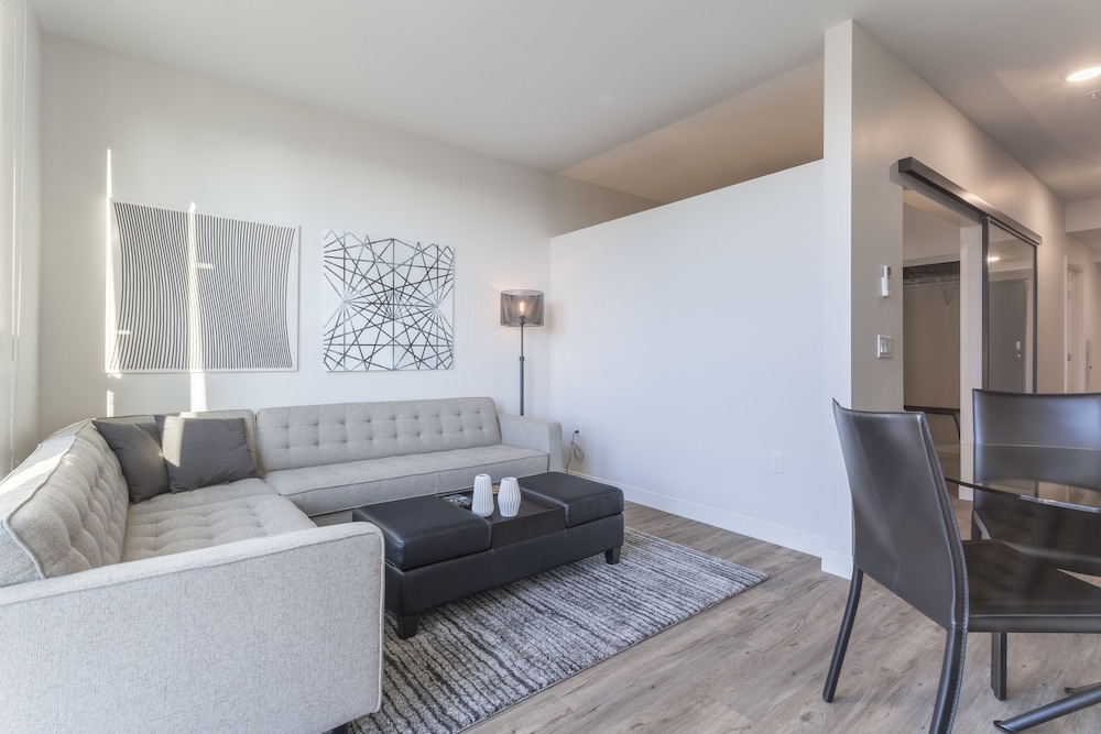 Domicile Suites at Cove