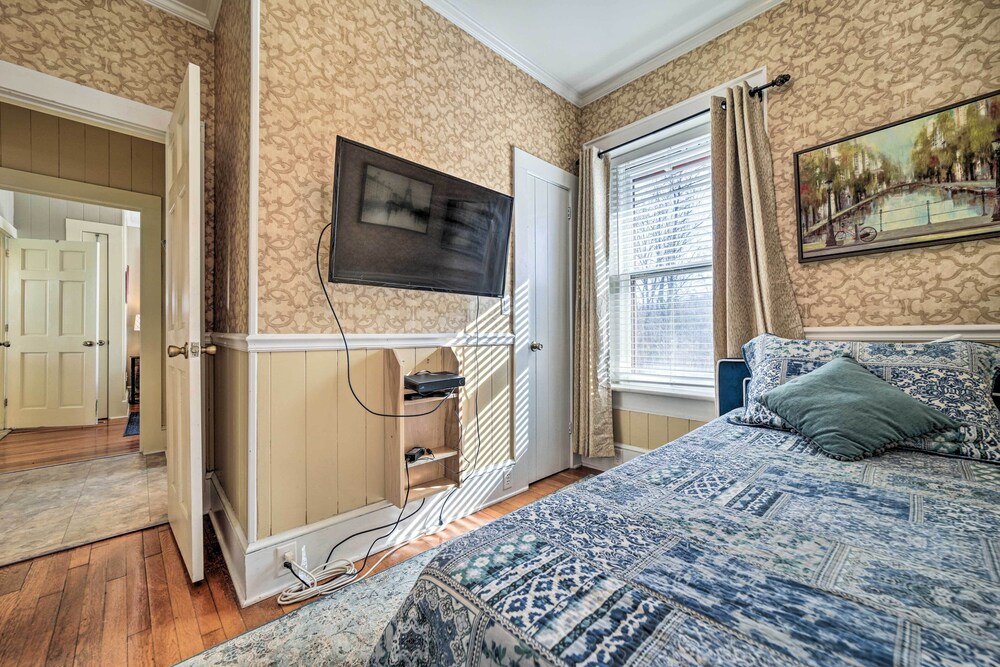 Quaint Home w/ Porch in Downtown Waynesville! view 4