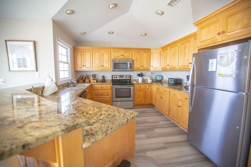 Paw-paw's Place 6 Bedroom Home by RedAwning