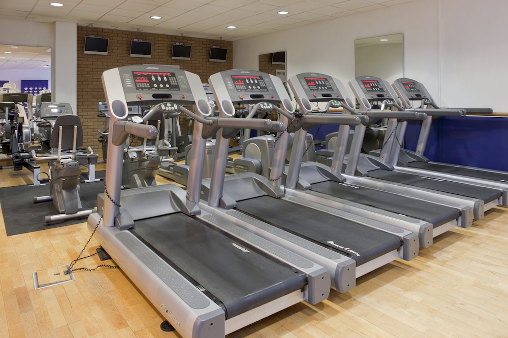 Aylesbury Vacations - Holiday Inn Aylesbury, an IHG Hotel - Property Image 3